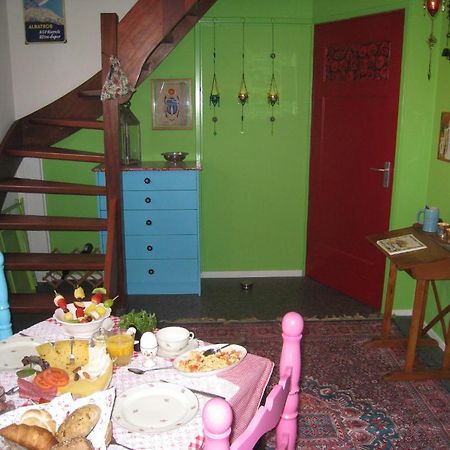 Janz Bed and Breakfast Capelle aan den IJssel Exteriör bild