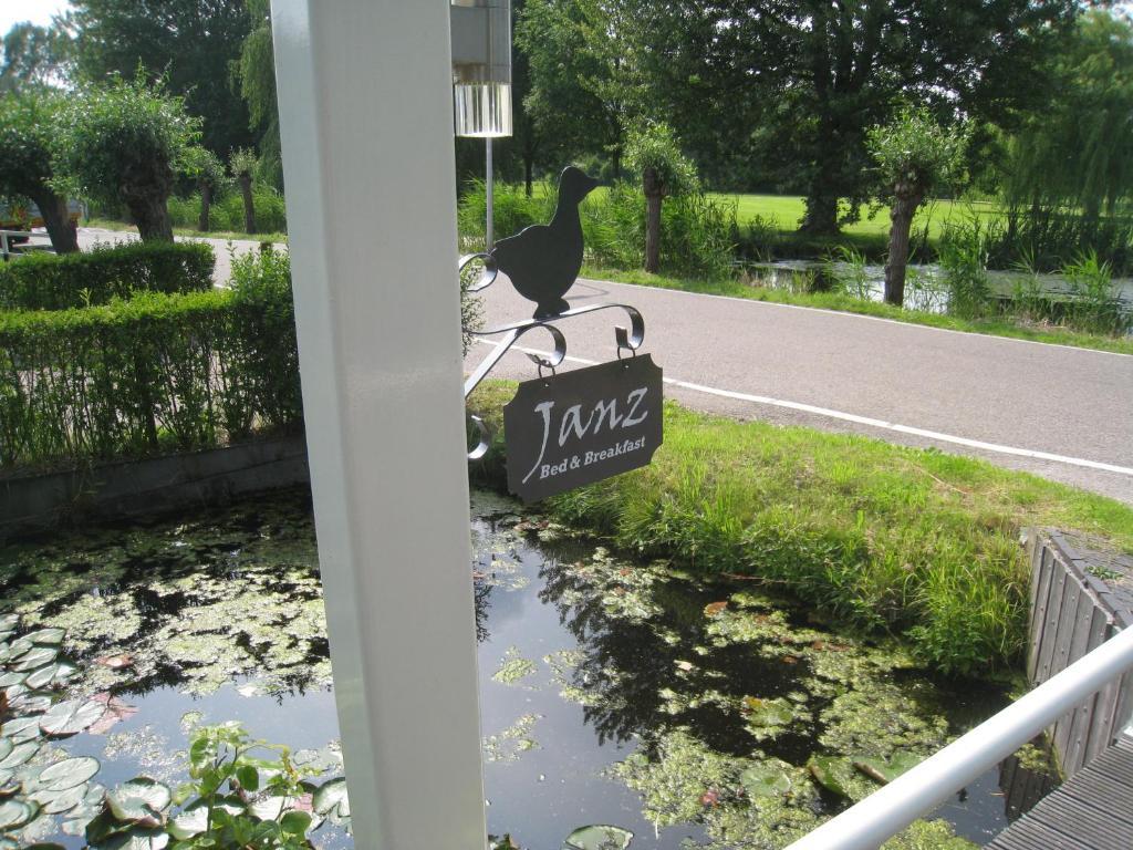 Janz Bed and Breakfast Capelle aan den IJssel Exteriör bild