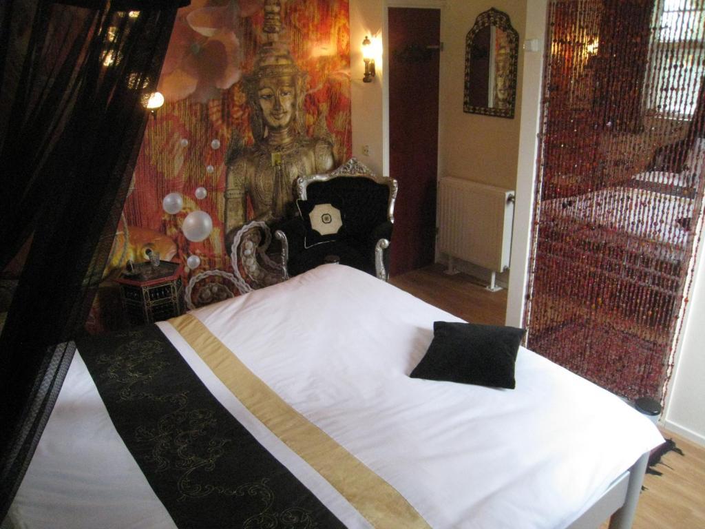 Janz Bed and Breakfast Capelle aan den IJssel Rum bild