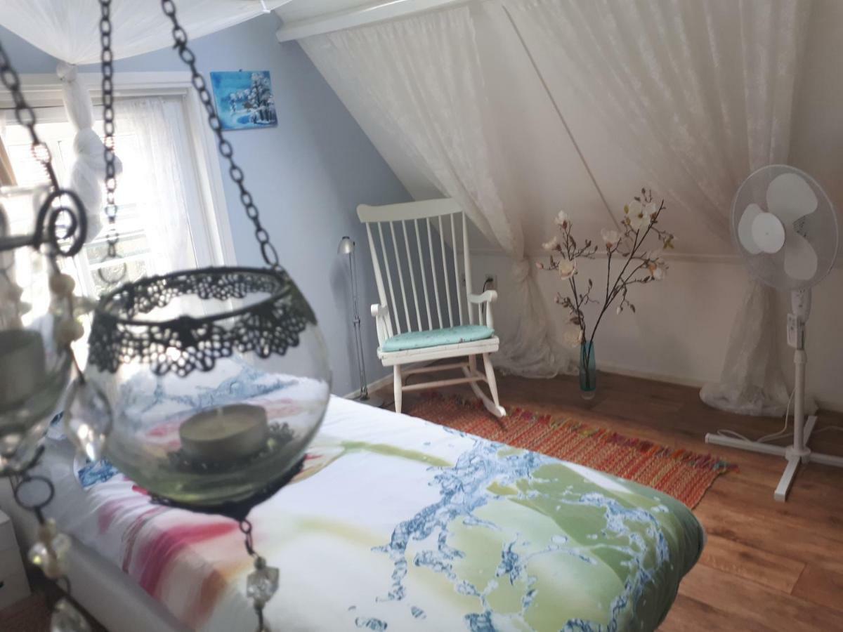 Janz Bed and Breakfast Capelle aan den IJssel Exteriör bild